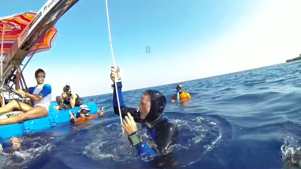 重庆姐弟坠亡案两罪犯被执行死刑，孩子生母赴天台寺祭奠